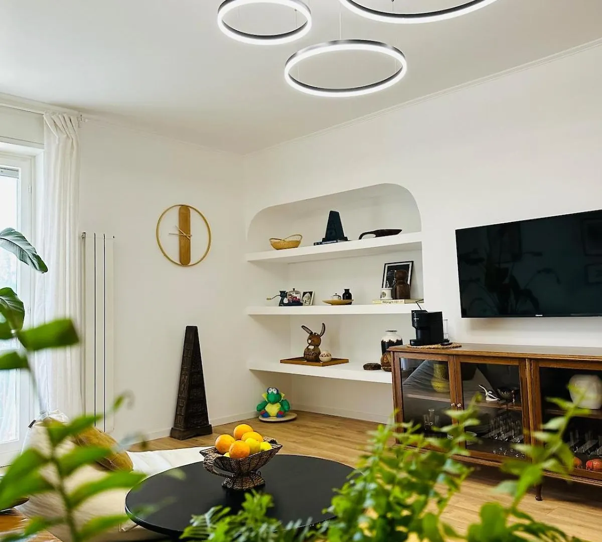 Southern Milan M1 Red Line Metro 20 Min To City Center location
